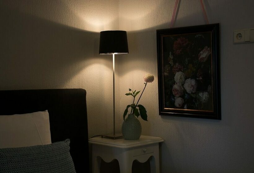 스탠다드 룸, Janssen