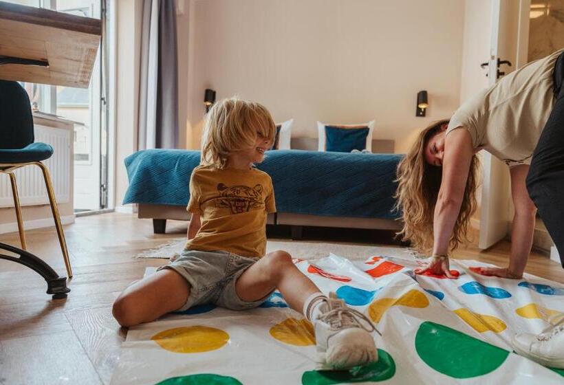 Семейный Номер, Janssen