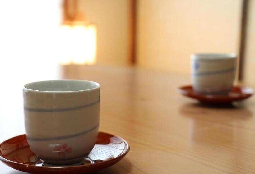 اتاق خانوادگی با چشم‌انداز دریا, Tsushima Grand