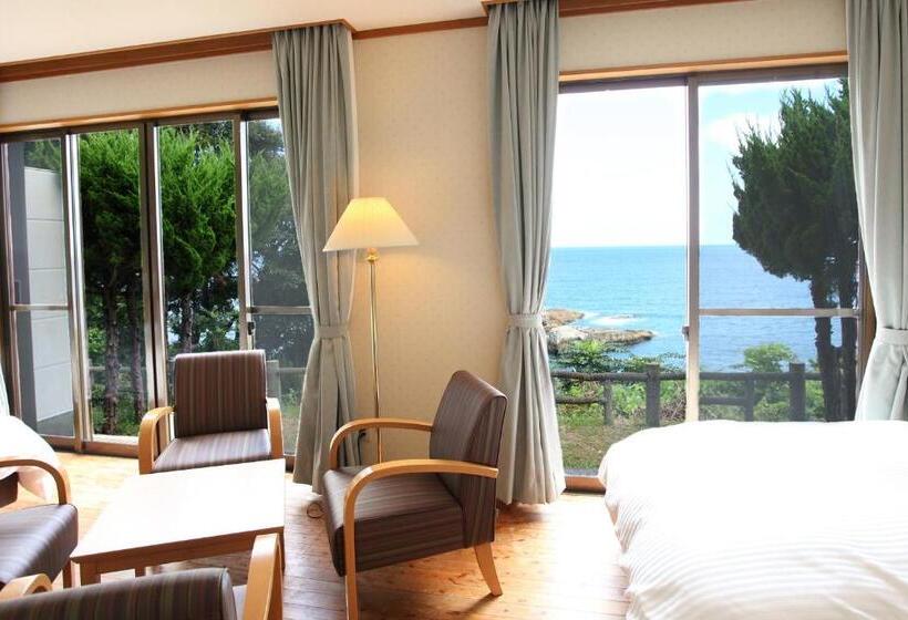 اتاق استاندارد چهار تخته با چشم‌انداز دریا, Tsushima Grand
