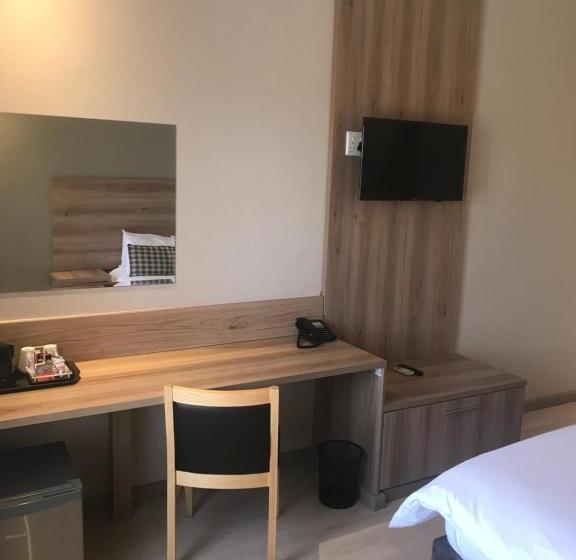 带大床的豪华间, Regal Inn Hotel Midrand