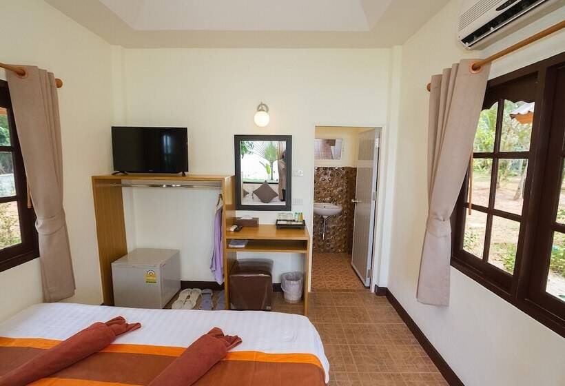 اتاق استاندارد سه نفره, Good View Resort