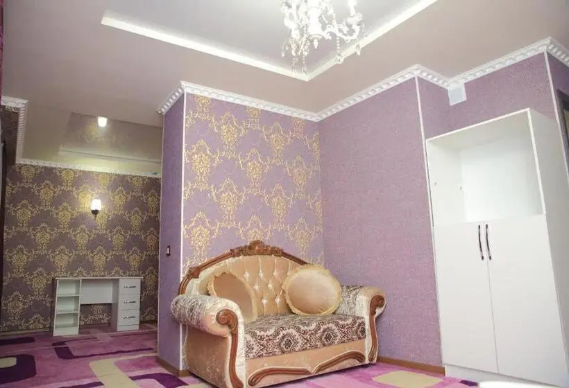سوییت با چشمانداز کوه, Aska