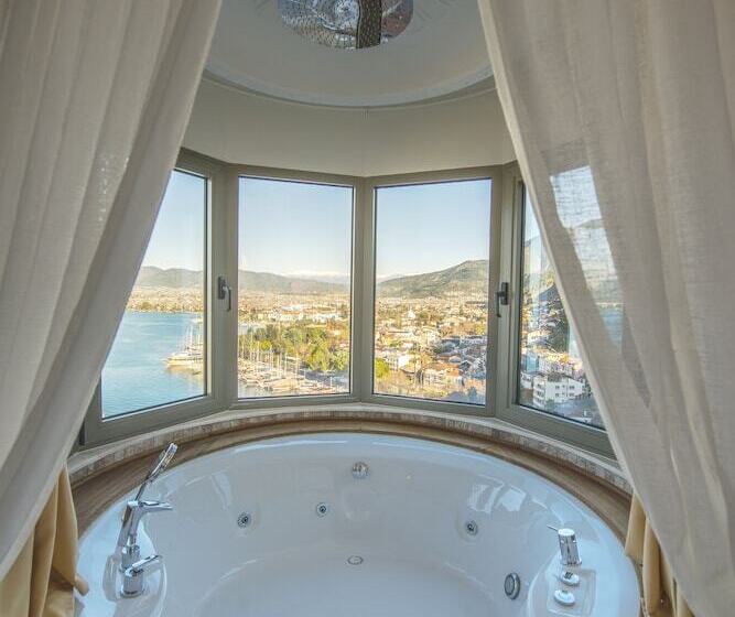 غرفة ديلوكس مطلّة علي البحر, Casa Margot Hotel   Adults Only