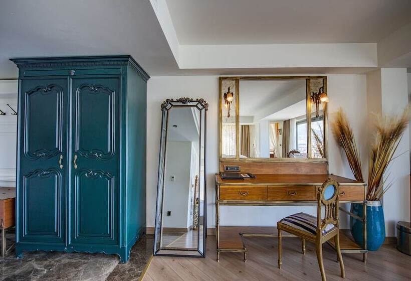 غرفة ديلوكس مطلّة علي البحر, Casa Margot Hotel   Adults Only