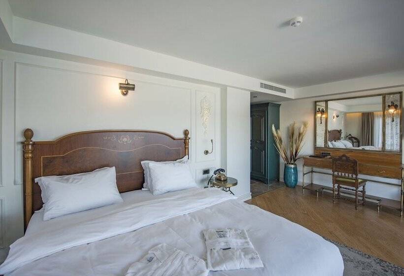 غرفة ديلوكس مطلّة علي البحر, Casa Margot Hotel   Adults Only