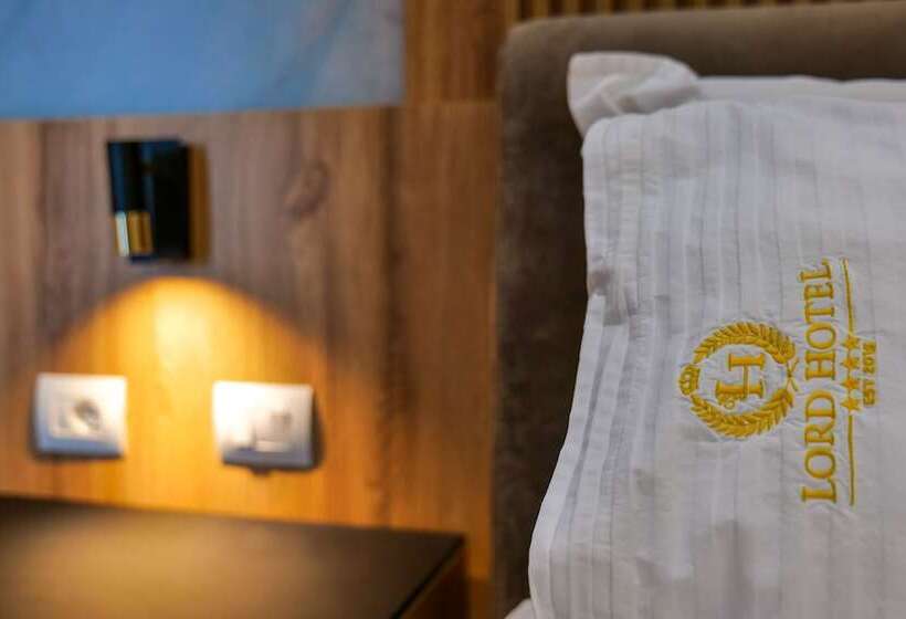디럭스 룸, Lord Hotel Tirana
