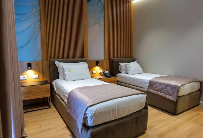 اتاق لوکس, Lord Hotel Tirana