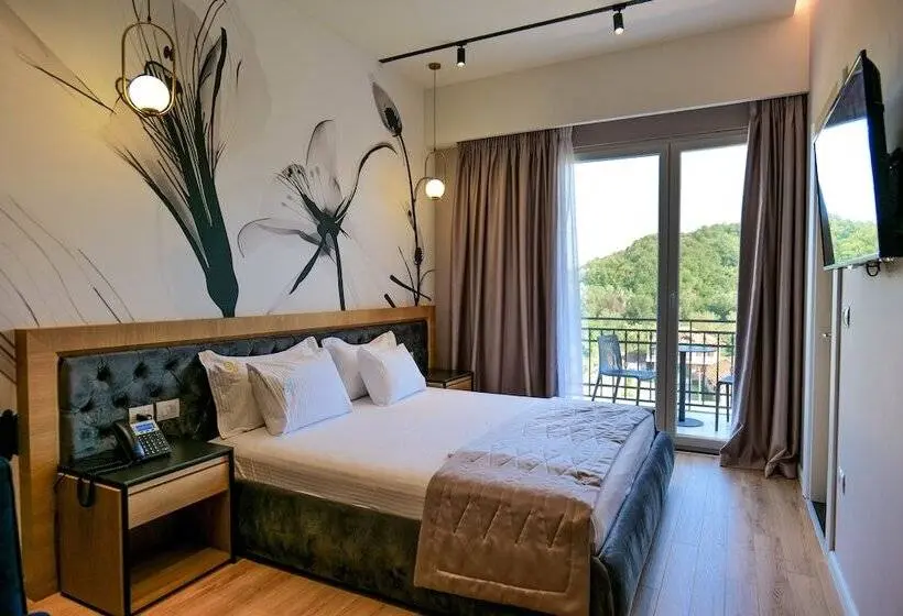 اتاق لوکس با بالکن, Lord Hotel Tirana