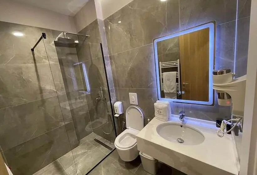اتاق استاندارد با تخت بزرگ, Lord Hotel Tirana