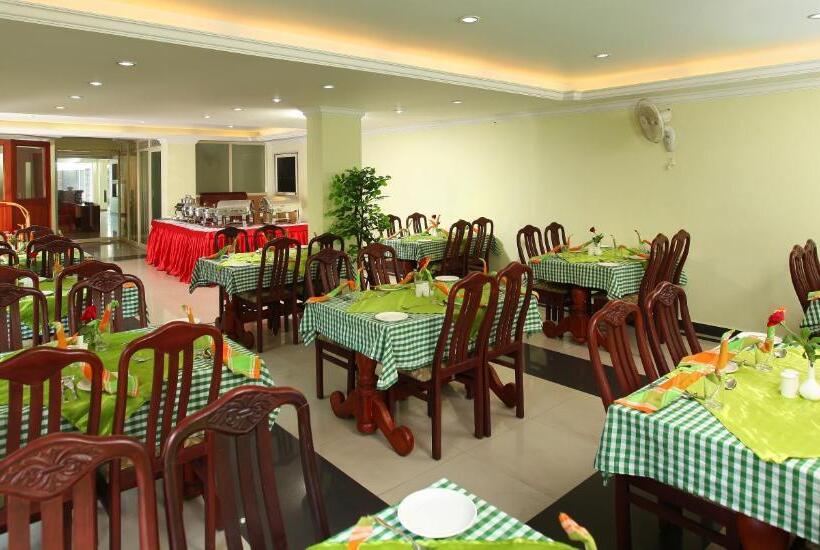 デラックスルーム, Sandra Palace