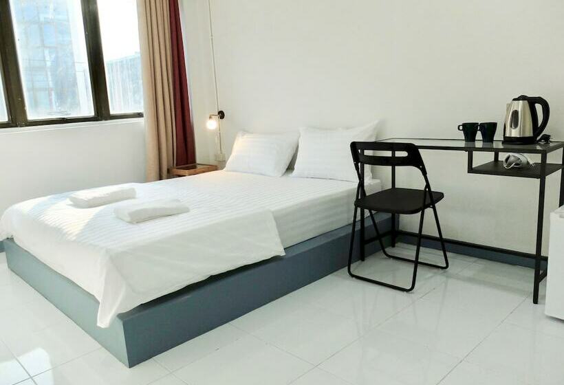 اتاق استاندارد, Diamond & Rust Hostel