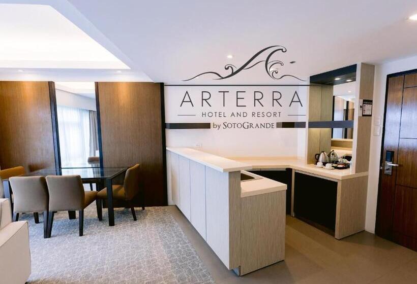 מיטת קינג בסוויטה, Arterra Hotel And Resort