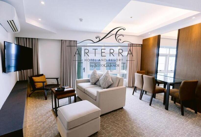 מיטת קינג בסוויטה, Arterra Hotel And Resort