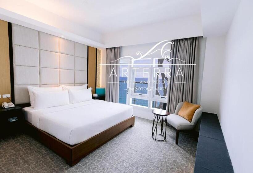 מיטת קינג בסוויטה, Arterra Hotel And Resort