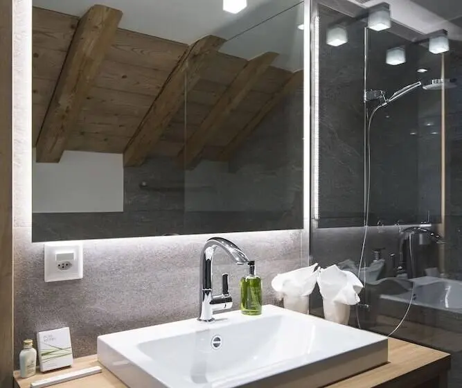 4 Bett Standardzimmer, Grimsel Passhöhe