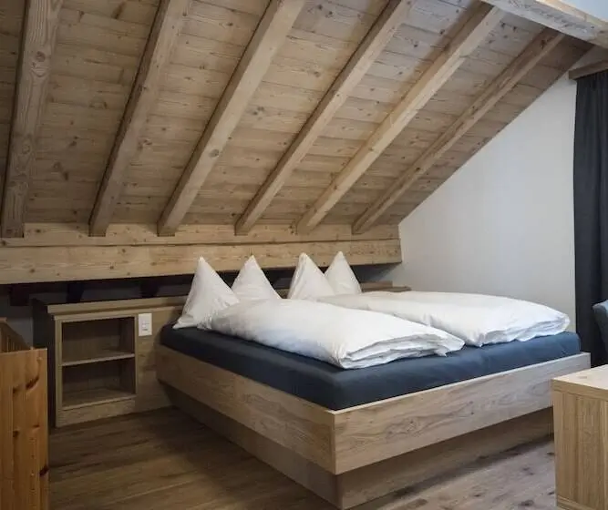 4 Bett Standardzimmer, Grimsel Passhöhe