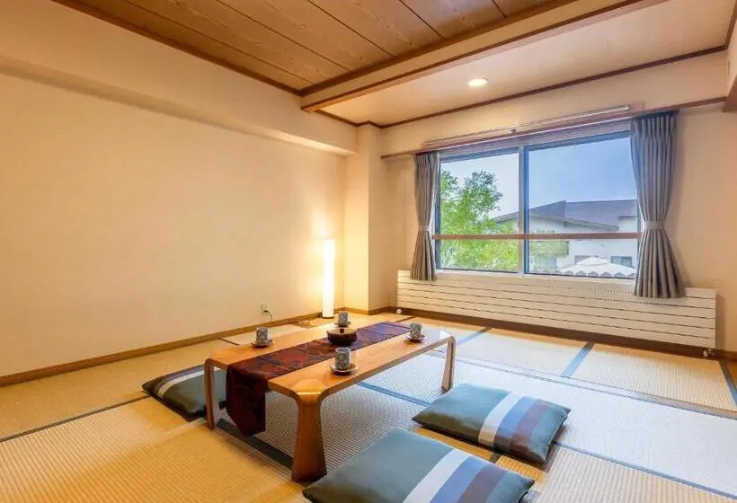 Standard-huone, Ichinose