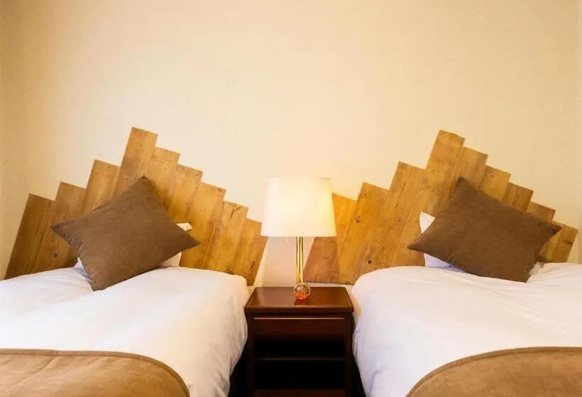 Deluxe Neljän Hengen Huone, Ichinose