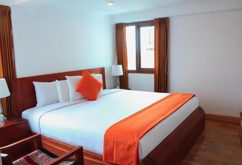 ドゥプレックスルーム, Waman Qorikancha