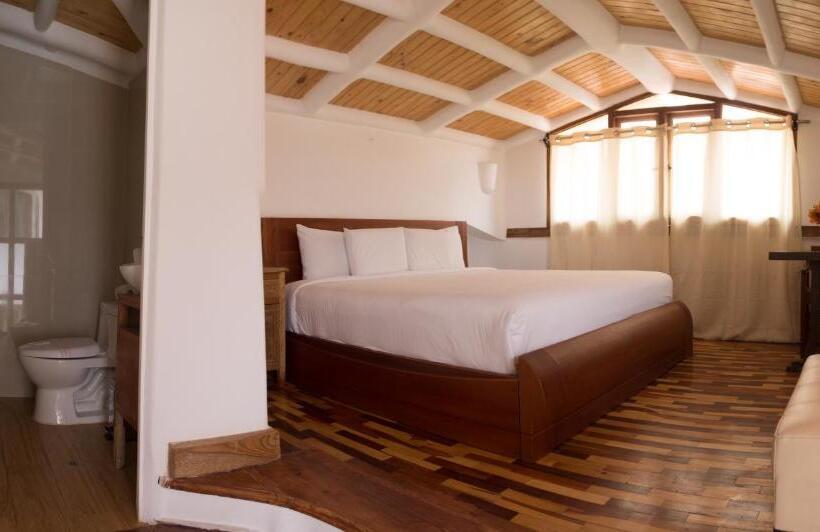 デラックススタジオ, Waman Qorikancha