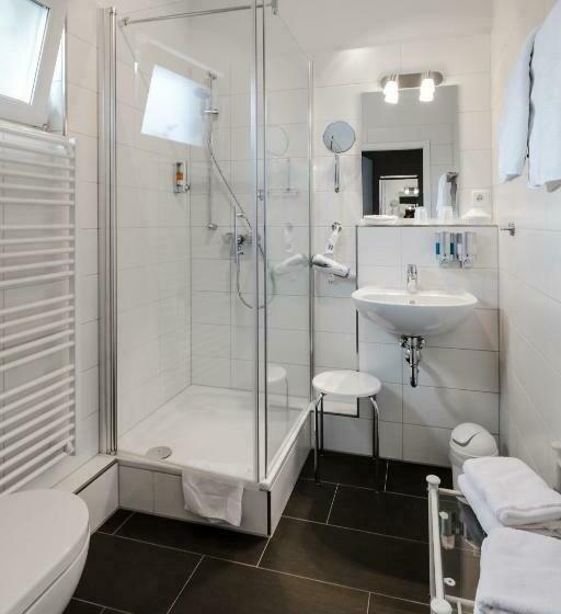 스탠다드 룸, Zum Roten Tore