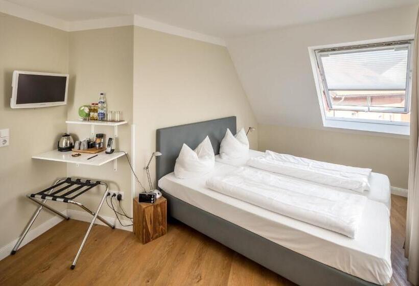 이코노미 룸, Zum Roten Tore