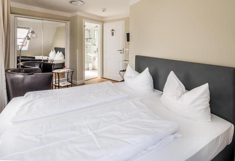 이코노미 룸, Zum Roten Tore