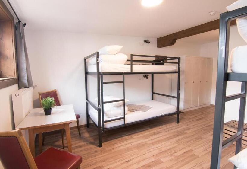 共用房间的床, Mellow Mountain Hostel