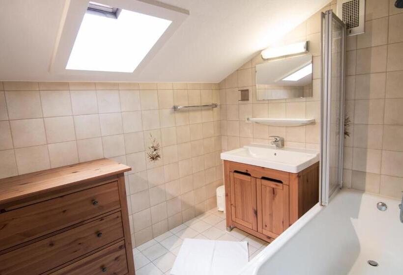 标准间, Mellow Mountain Hostel