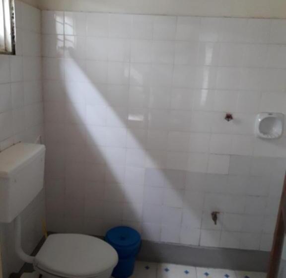 اتاق استاندارد یک نفره, Masaka Backpackers, Tourists Cottage & Campsite