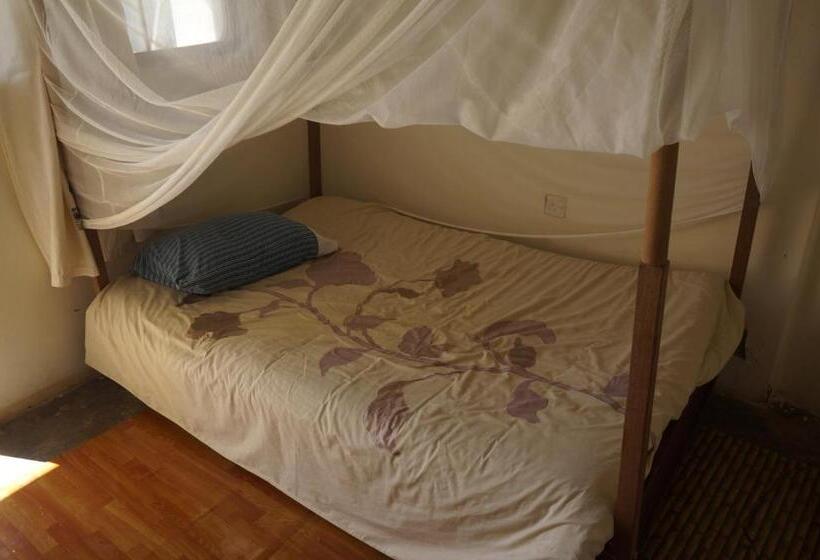 اتاق استاندارد یک نفره, Masaka Backpackers, Tourists Cottage & Campsite
