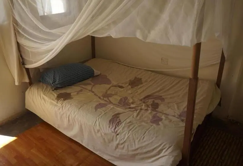اتاق استاندارد یک نفره, Masaka Backpackers, Tourists Cottage & Campsite