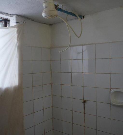 اتاق لوکس, Masaka Backpackers, Tourists Cottage & Campsite