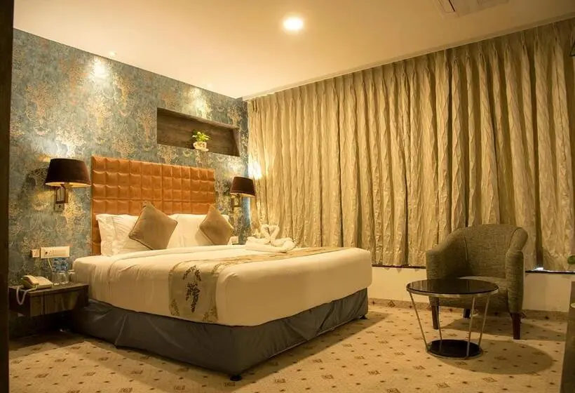 سوییت اجرایی, Regenta Central Hotel & Convention Centre Nagpur