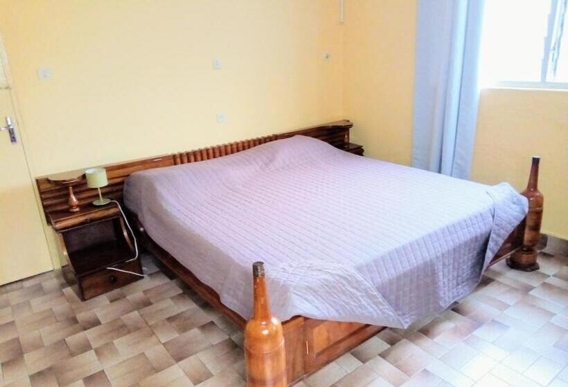 اتاق خانوادگی, Chez Fanny