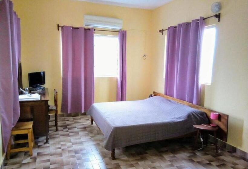 اتاق خانوادگی, Chez Fanny