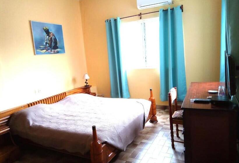 اتاق استاندارد, Chez Fanny
