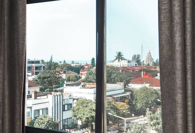 غرفة ديلوكس, Kapital