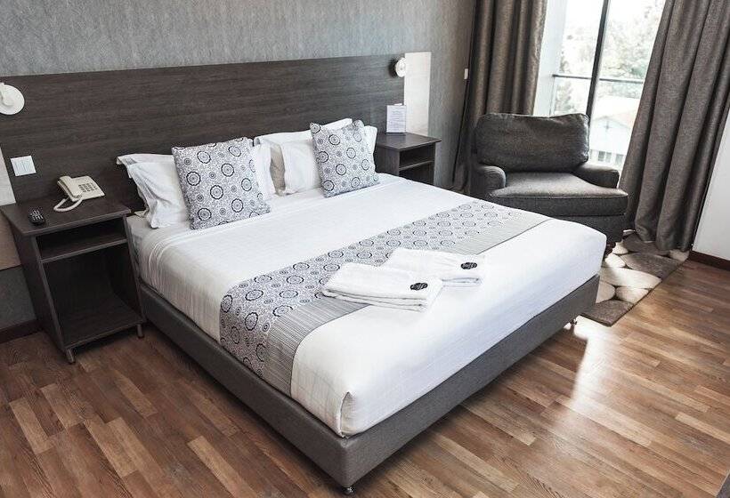 غرفة ديلوكس, Kapital