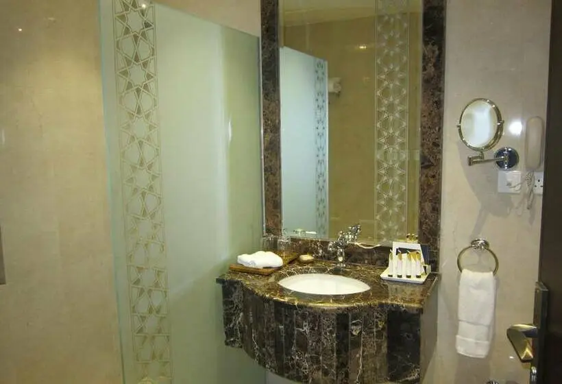 اتاق لوکس, Swiss In Tabuk