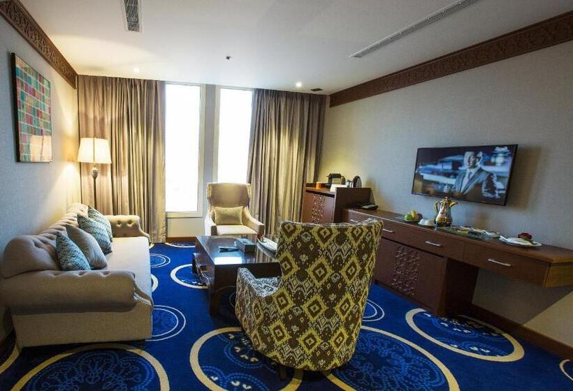 جناح إدارى, Swiss In Tabuk