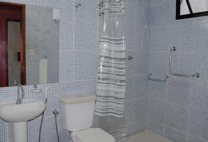 חדר סטנדרט לשלושה, Norte Palace