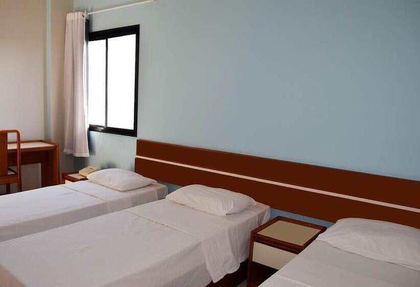 חדר סטנדרט לשלושה, Norte Palace