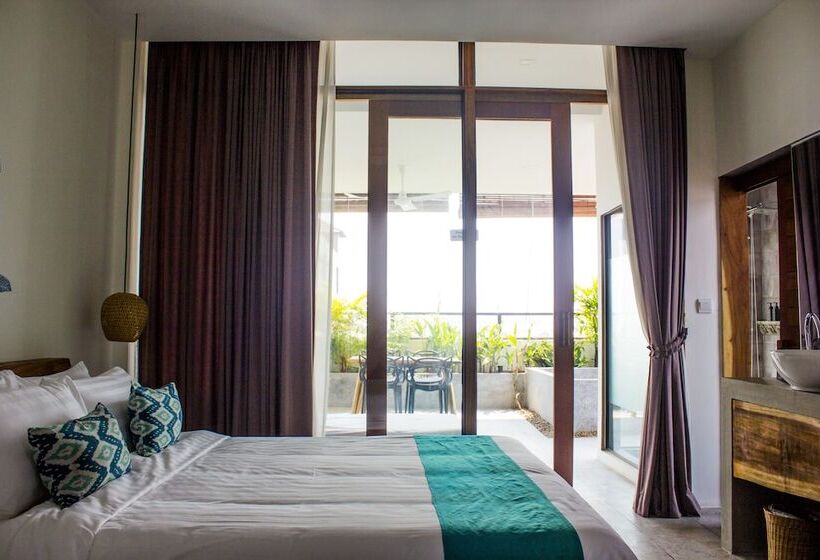 סוויטה דלוקס, Sarina Boutique