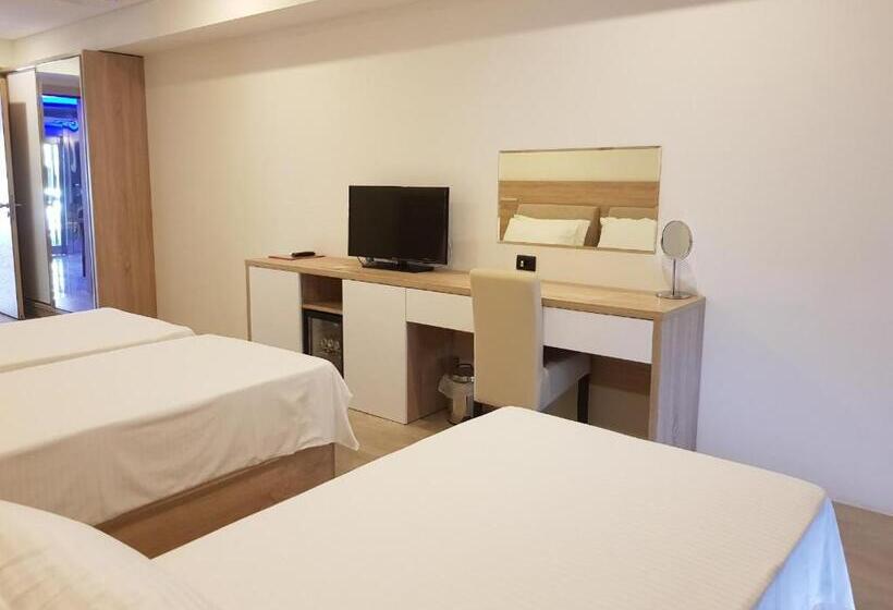 带海景的高档三人间, Kosher Hotel Franca