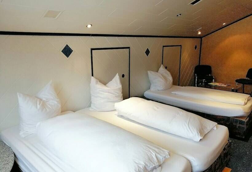 חדר סטנדרט לשלושה, Landgasthof Waldrast