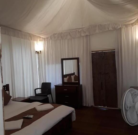 چادر با خدمات رفاهی استاندارد, Coconut Beach Farm