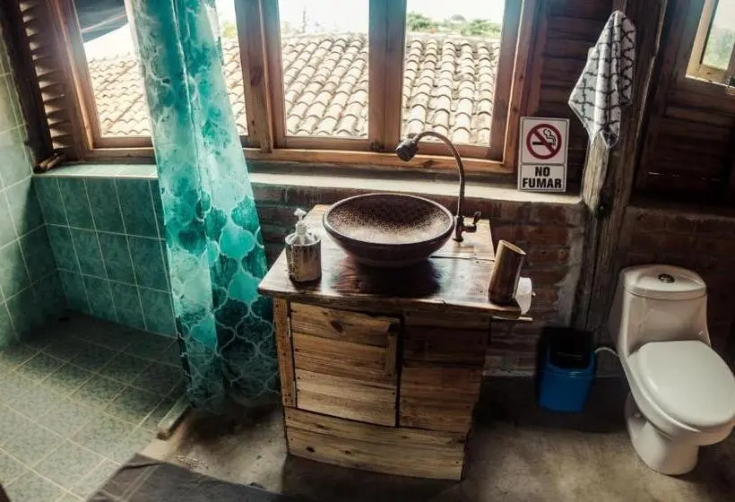 オーシャンビュースタンダードルーム, Mano A Mano Eco Hostal