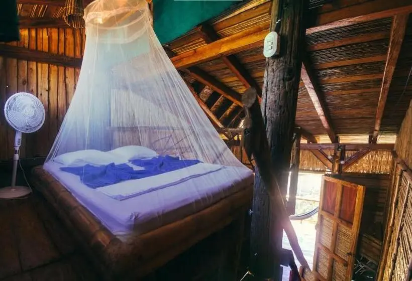 オーシャンビューデラックススイート, Mano A Mano Eco Hostal